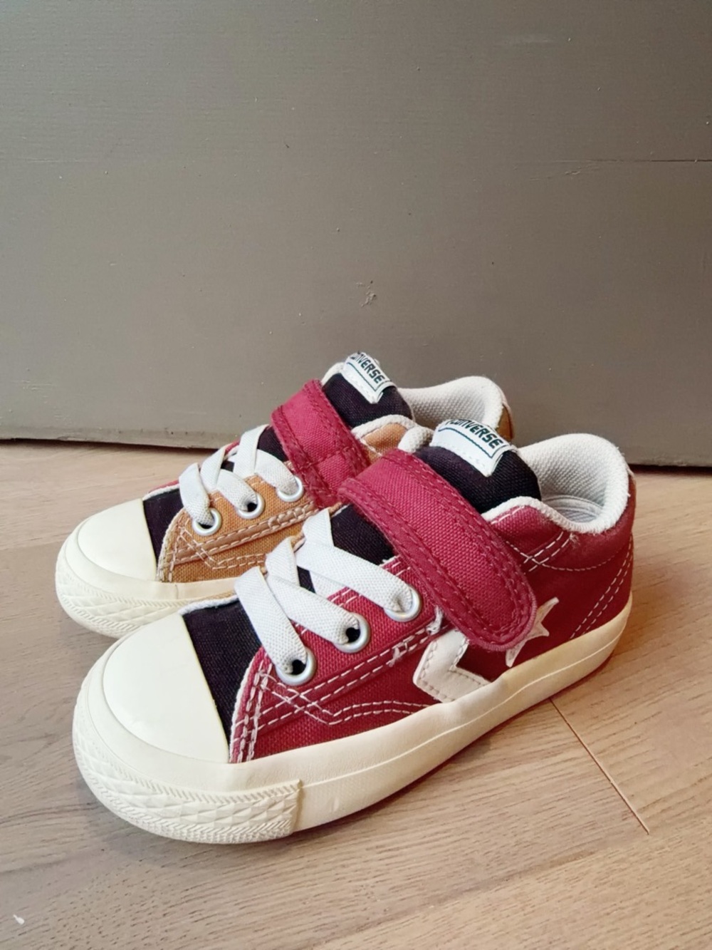 Converse kids sneakers